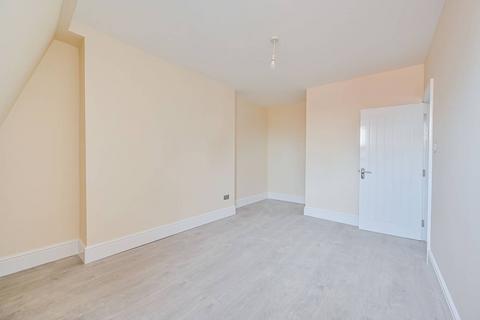3 bedroom flat to rent - Electric Avenue, Brixton, London, SW9