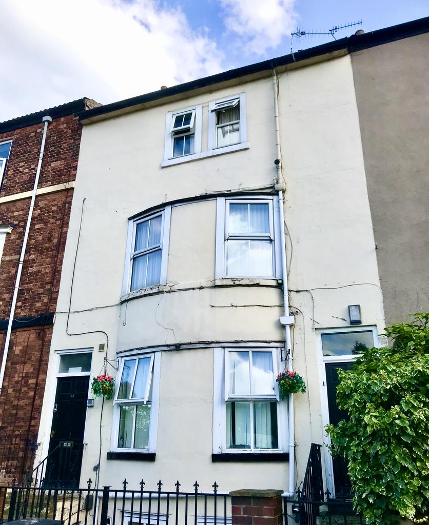 42 Doncaster DN2 2 bed flat £650 pcm (£150 pw)