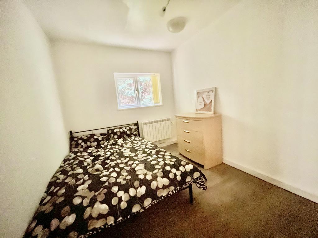42 Doncaster DN2 2 bed flat £650 pcm (£150 pw)