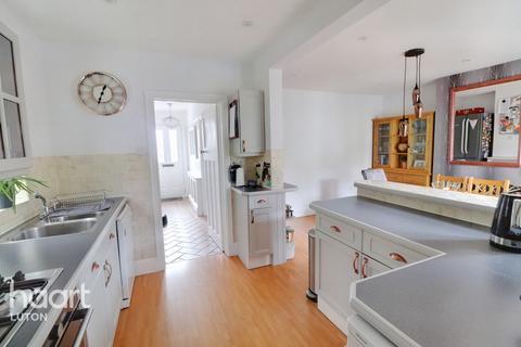128 Wardown Crescent, Luton, LU2 7JT
