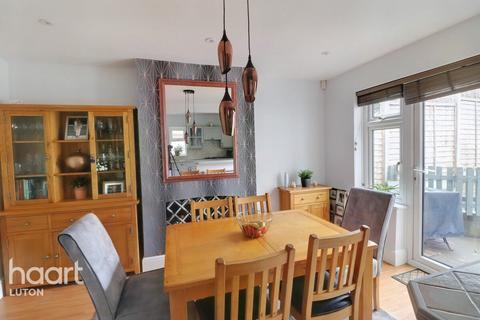 128 Wardown Crescent, Luton, LU2 7JT