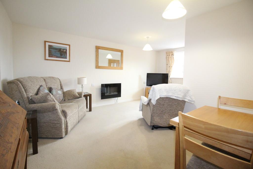 Lounge/dining room