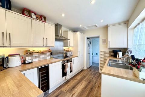 33 Common Lane, Dartford, DA2 7DE