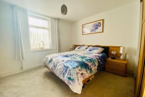 33 Common Lane, Dartford, DA2 7DE