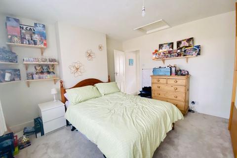 33 Common Lane, Dartford, DA2 7DE