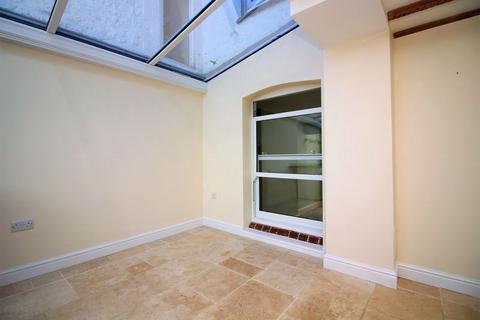 38 New Road, Ilminster, TA19 9AF
