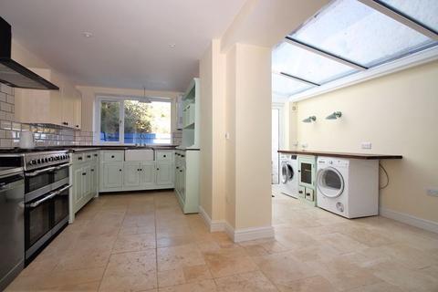 38 New Road, Ilminster, TA19 9AF