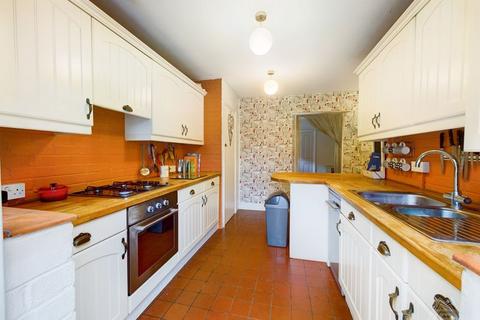 2 Ship Lane, Aveley, South Ockendon, RM15 4HB