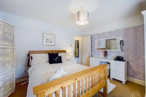 2 Ship Lane, Aveley, South Ockendon, RM15 4HB