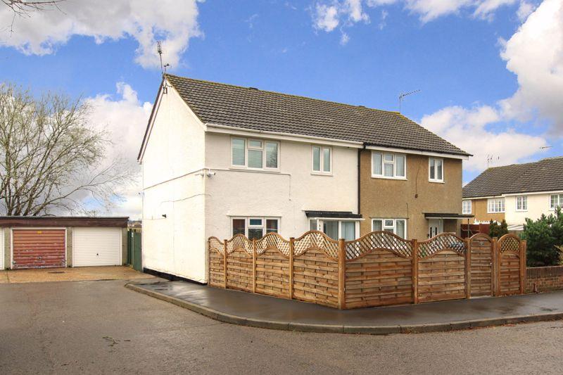 Wootton Drive, Hemel Hempstead 3 bed semidetached house £400,000