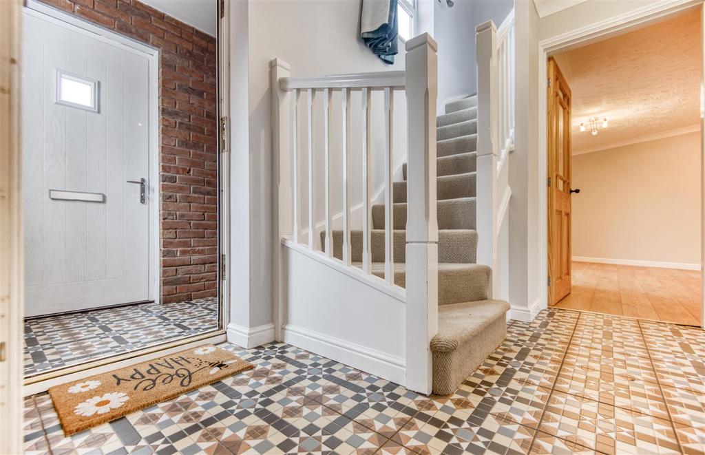 Sandfields meadow, Lichfield 3 bed semidetached house £350,000