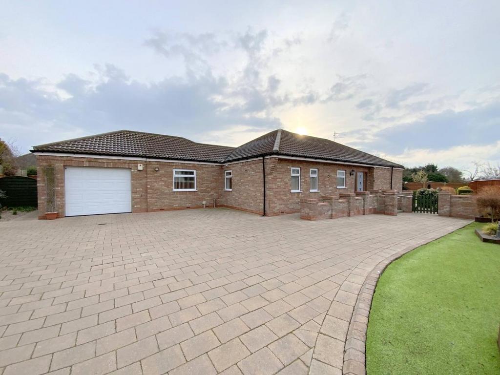 Waltham Road, Grimsby 3 bed detached bungalow £380,000