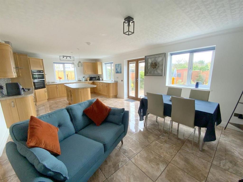 Waltham Road, Grimsby 3 bed detached bungalow £380,000