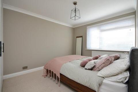 16 Coldpark Gardens, Bristol, BS13 8NL