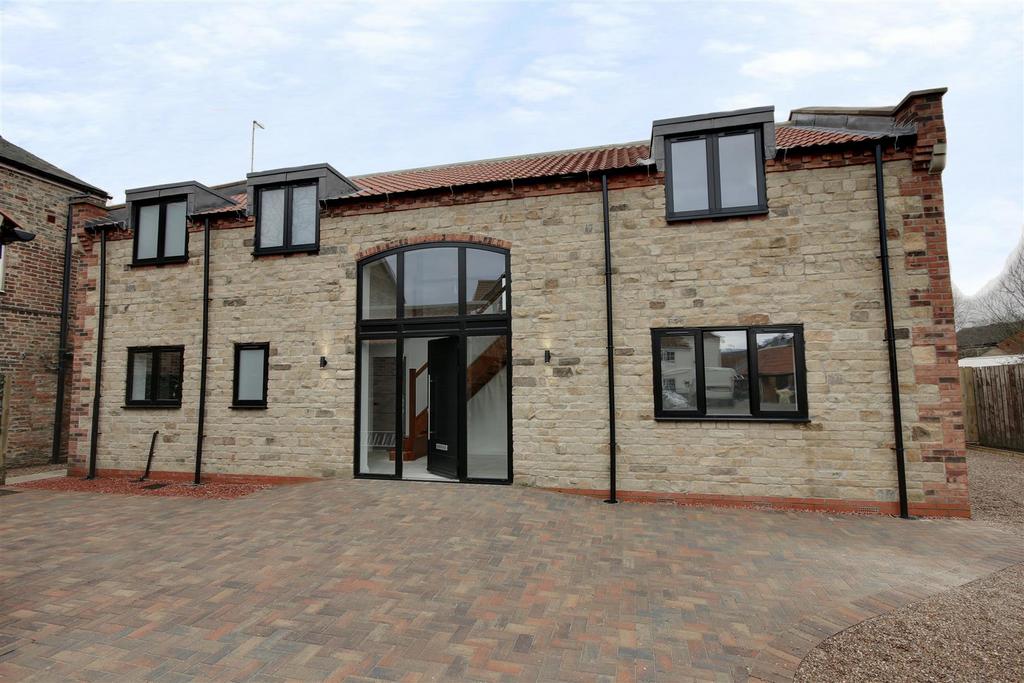 Harvesters Yard, Pinfold, South Cave 4 bed detached house £595,000