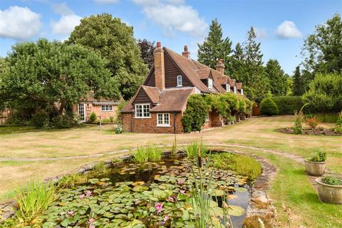 4 bedroom detached house for sale - Codicote Road, Welwyn