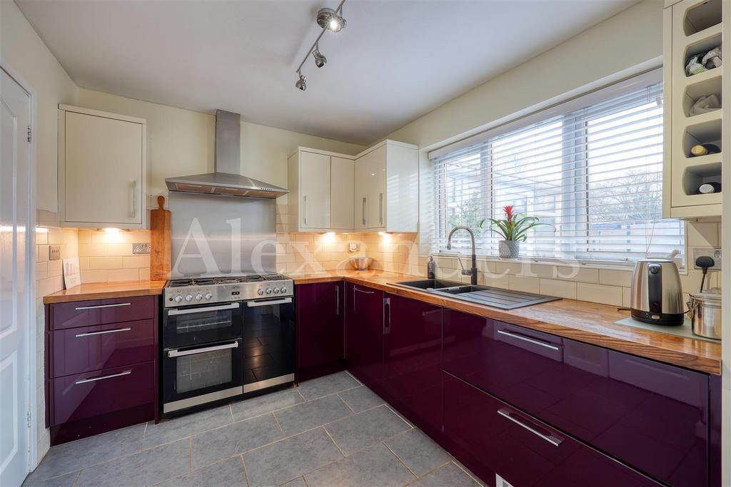 Legion Drive, Ibstock 4 bed detached house £290,000