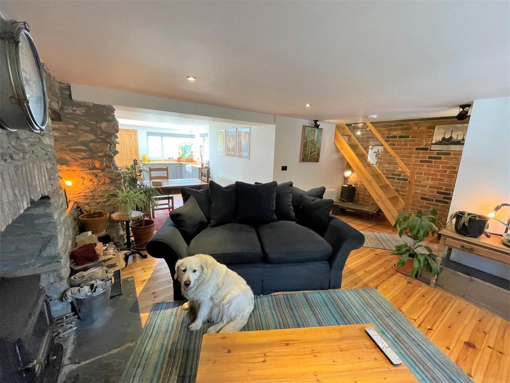 Sitting room 4.JPG