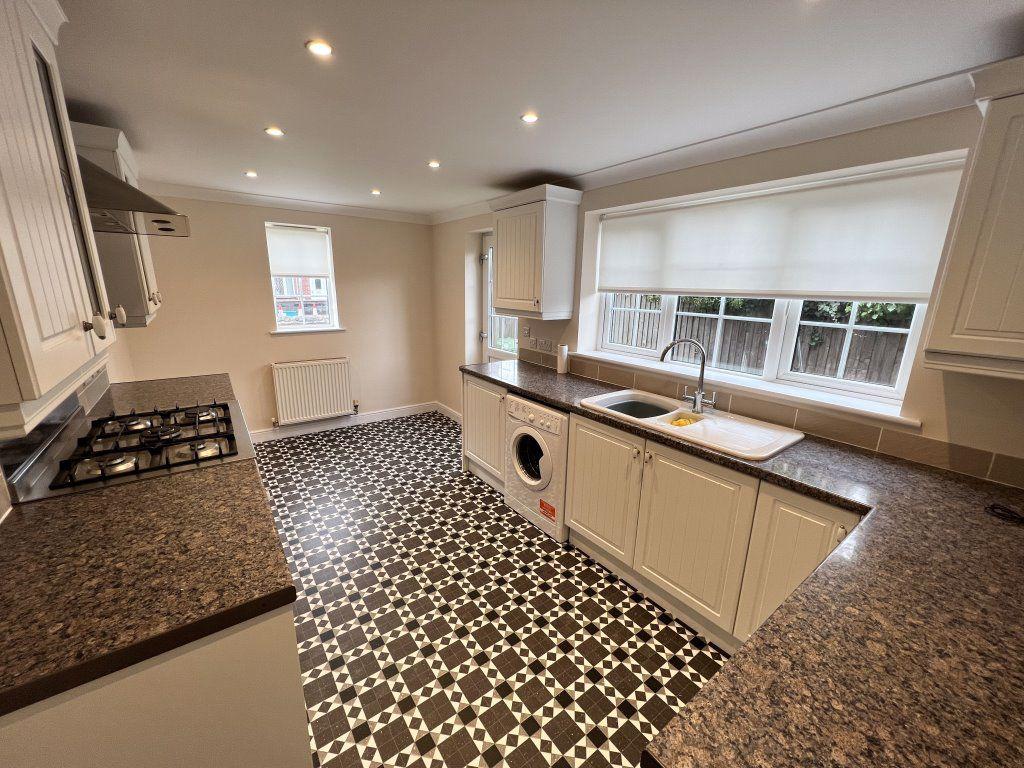 Weeland Road, Knottingley, WF11 4 bed detached house £900 pcm (£208 pw)