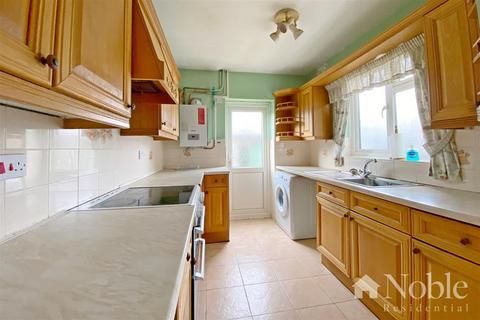3 bedroom semi-detached house for sale - Franmil Road, Hornchurch