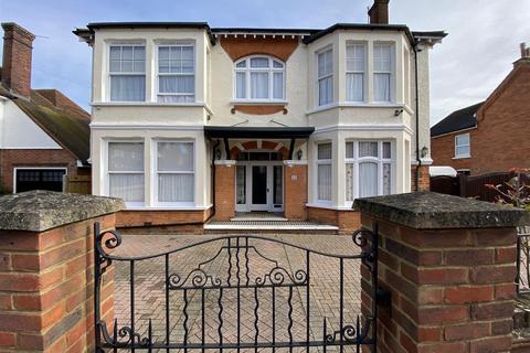 47 Albert Road, Ashford, TN24 8NU