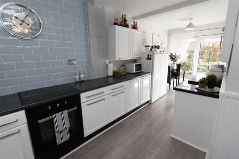 3 bedroom semi-detached house for sale - Turfside, Gateshead