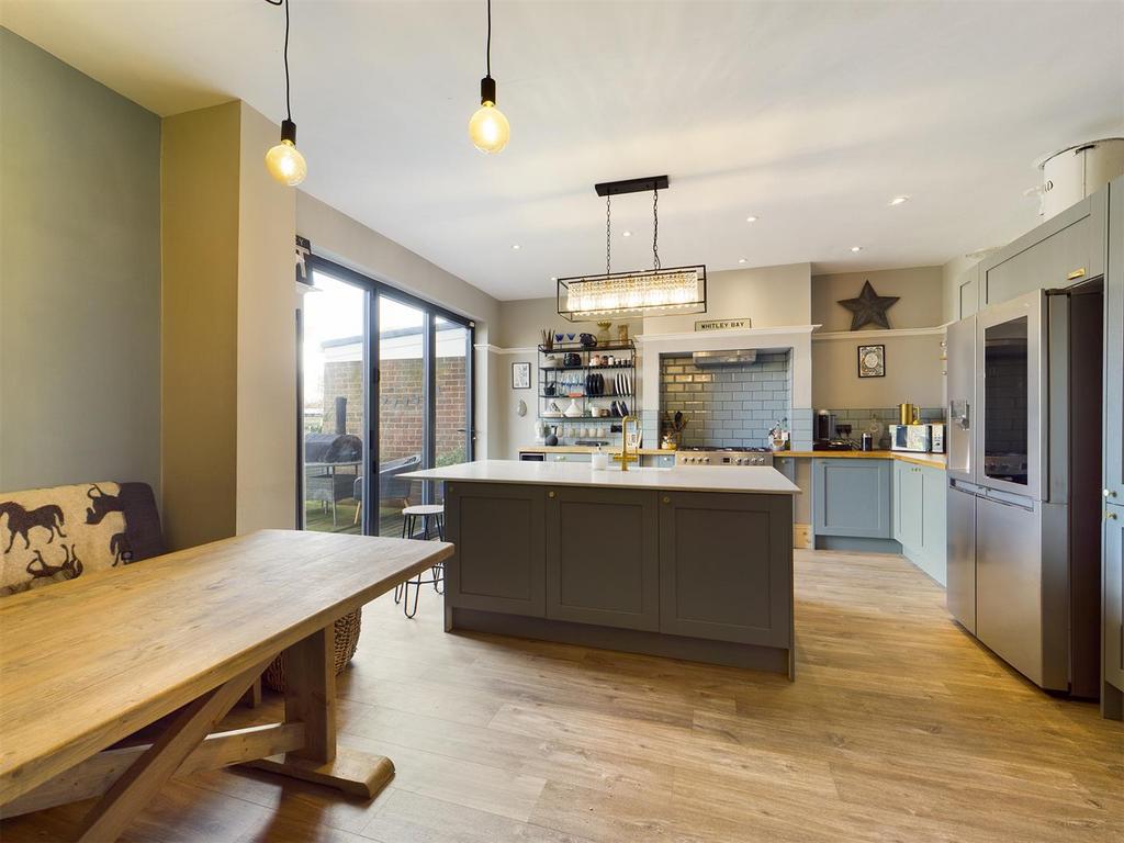 Hastings Avenue, Whitley Bay 3 bed semidetached house £450,000
