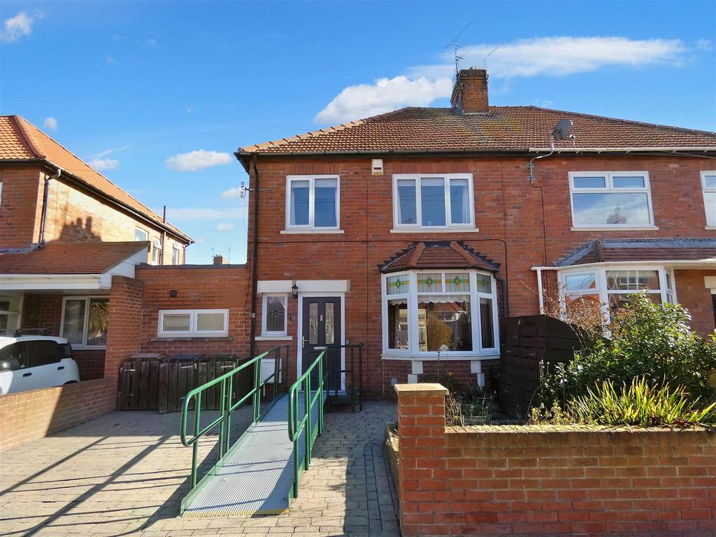 Houghton Avenue, Cullercoats 3 bed semidetached house for sale £320,000