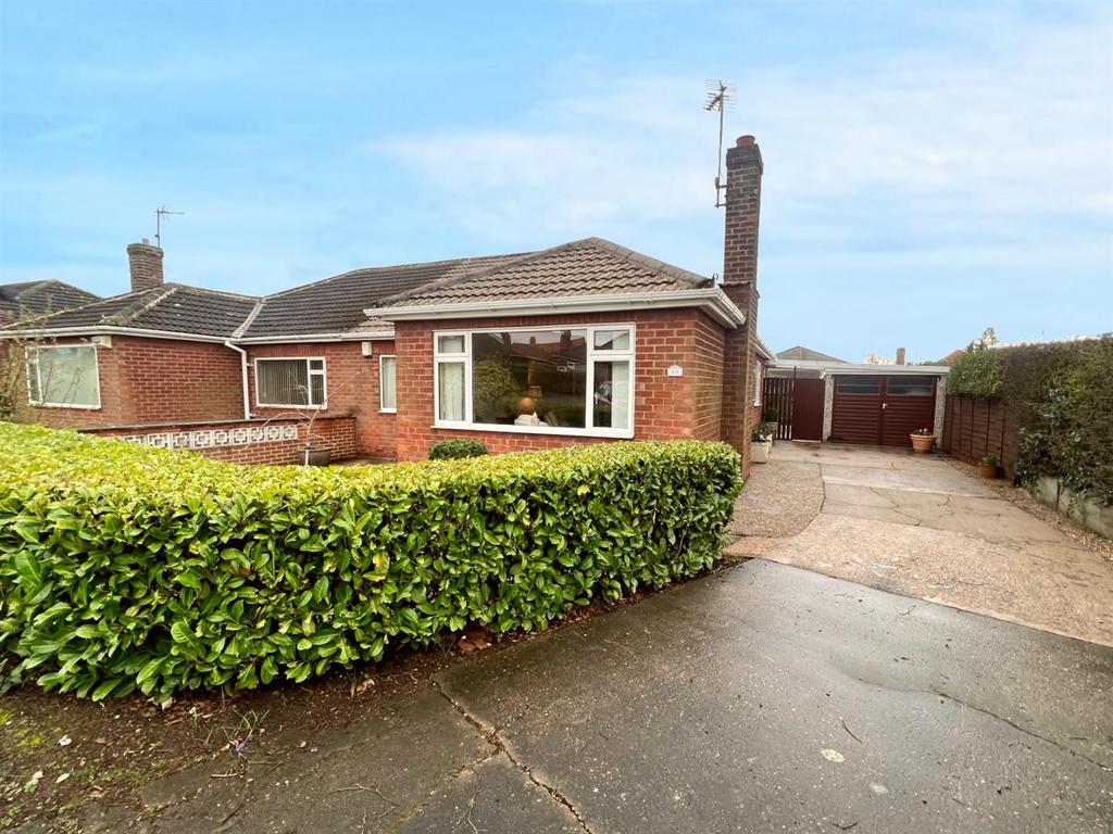 Sandfield Drive, Brough 2 bed semidetached bungalow for sale £225,000