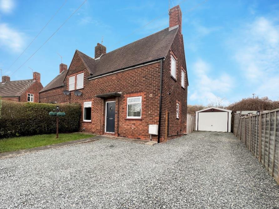 Melton Fields, Melton, North Ferriby 3 bed semidetached house £180,000