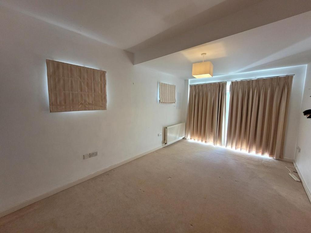 Bedroom 2.jpg
