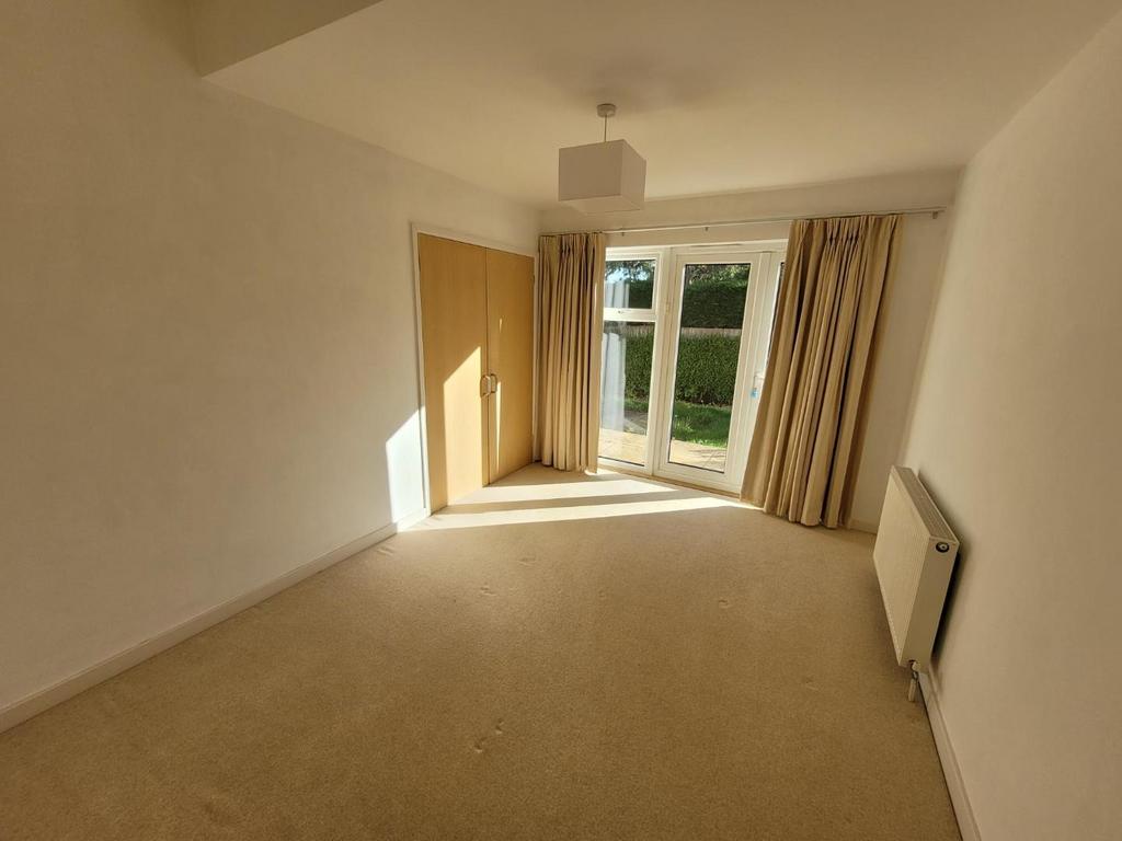 Bedroom 4.jpg