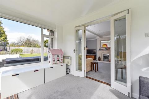 1 Upper Drove, Andover, SP10 3NA