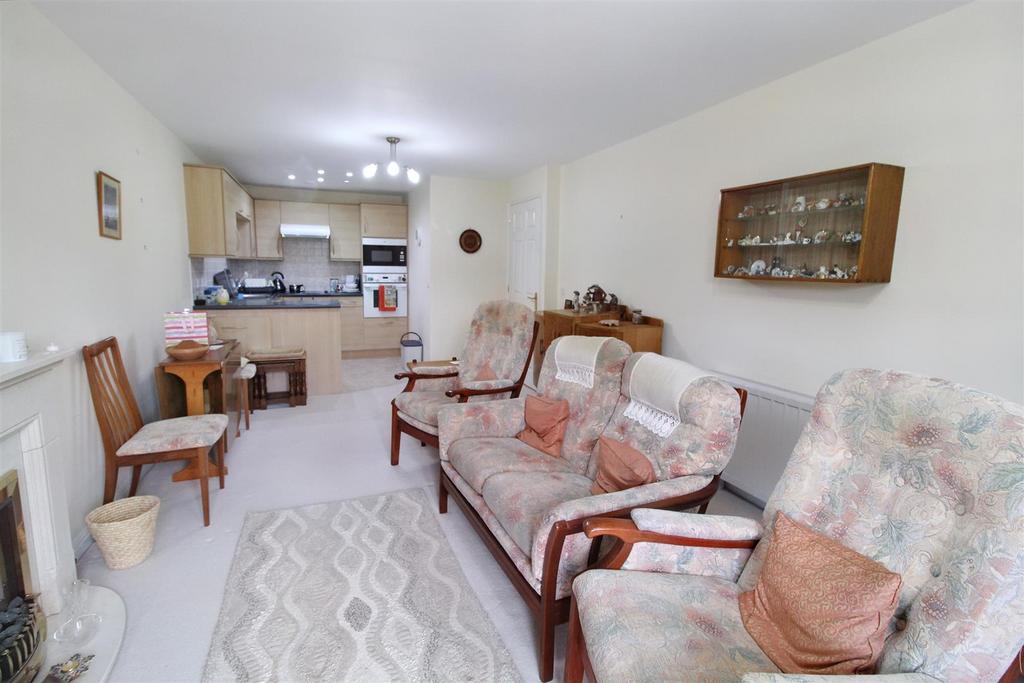 Parry Court, Hazel Grove, Mapperley, Nottingham 1 bed flat for sale £199,950