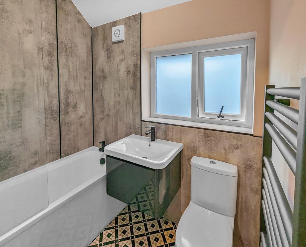 Bathroom 4.jpg