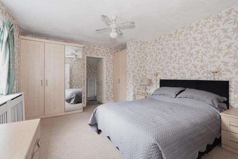 22 Beech Walk, Epsom, KT17 1PU