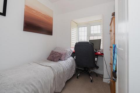35 Hookfield, Epsom, KT19 8JQ