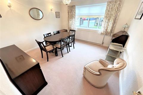 4 bedroom detached bungalow for sale, St. Thomas Close, Humberston, Grimsby, N.E. Lincs, DN36 4HS