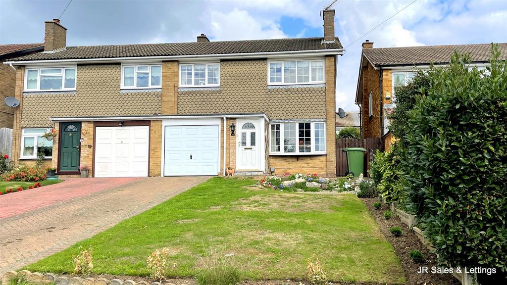 Hammondstreet Road, West Cheshunt 3 bed semidetached house £499,995