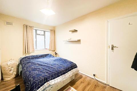 2 bedroom ground floor flat for sale - Fairwood Court, 33 Fairlop Road, London