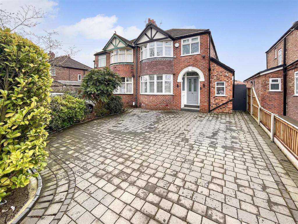 Woodhouse Lane East, Timperley, Altrincham 3 bed semidetached house
