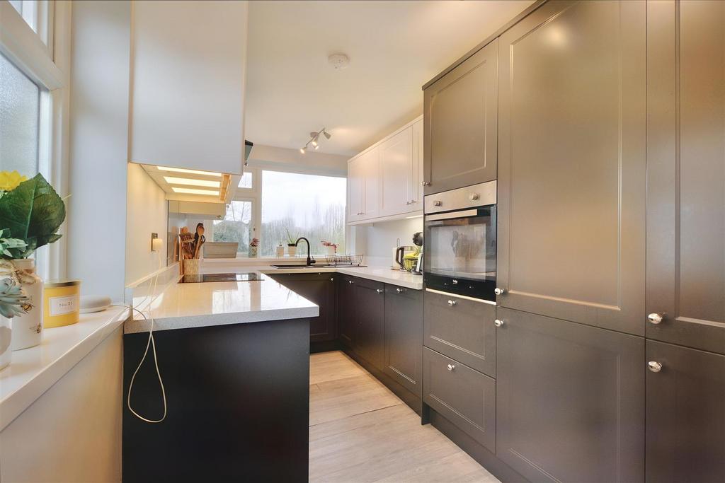 Kitchen 1.jpeg