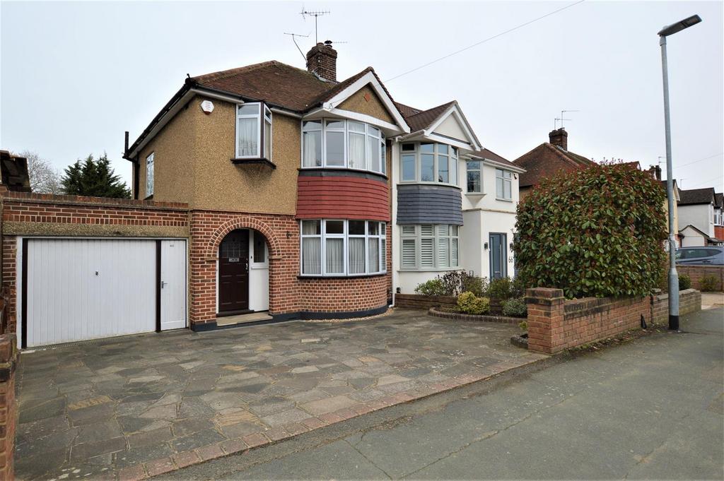 Kenilworth Drive, Croxley Green, Rickmansworth 3 bed semidetached house for sale £725,000