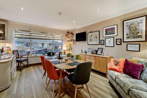 22 Tilmire Close, York, YO10 4NG
