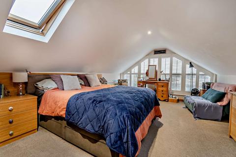 22 Tilmire Close, York, YO10 4NG