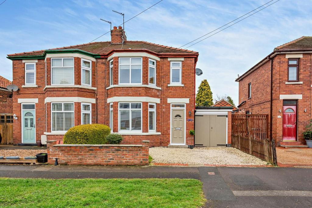 Melwood Grove, York 3 bed semidetached house for sale £325,000