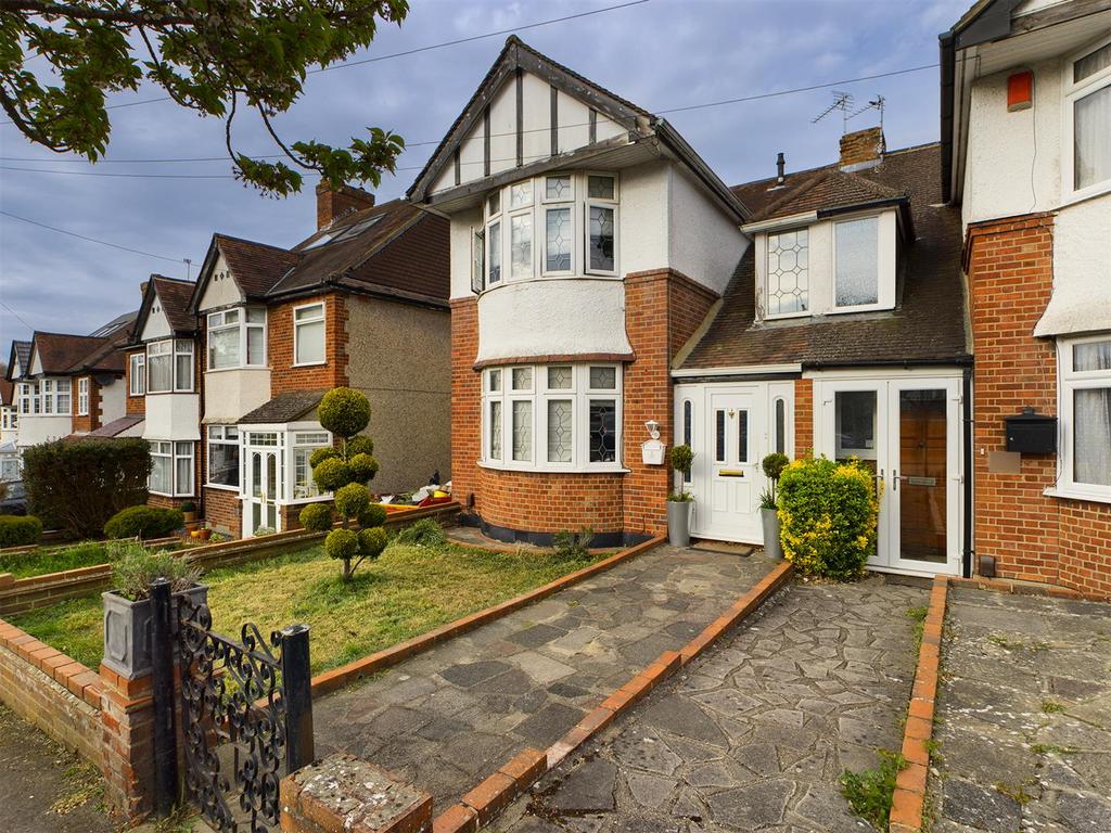 Abbey Road, South Croydon, Surrey, CR2 8NJ 3 bed semidetached house