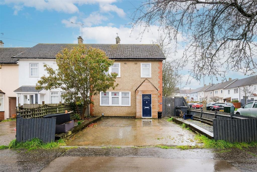 Chester Road, Loughton 3 bed end of terrace house for sale £380,000