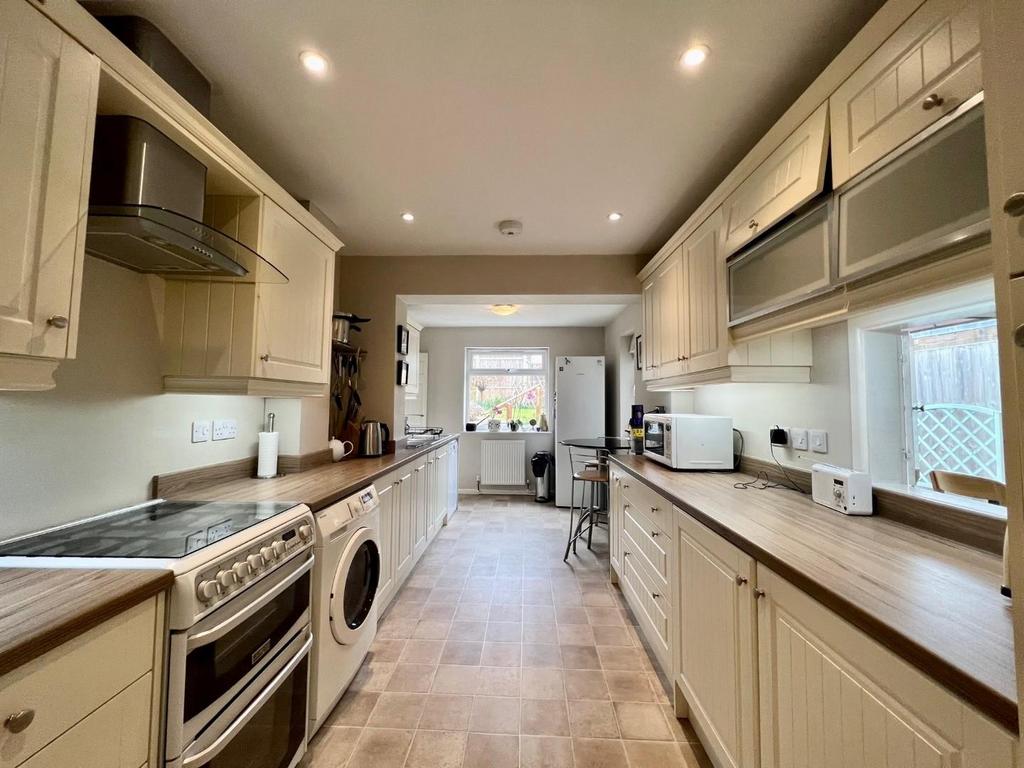 Marlstone Road, Norman Hill, Dursley 3 bed semidetached house £300,000