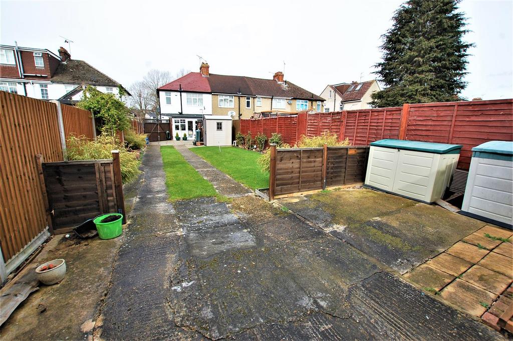Broad Acres, Hatfield Garden Village 3 bed end of terrace house £450,000